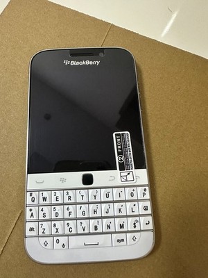 A++ BlackBerry Classic Q20 SQC100-4 16 GB - (Unlocked) 4G Qwerty Keyboard Phone