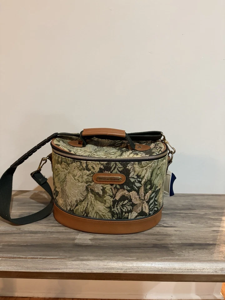 AMERICAN TOURISTER 复古化妆品制作盒 绿色花卉纸巾 带棕色 — 第 2/4 张图片