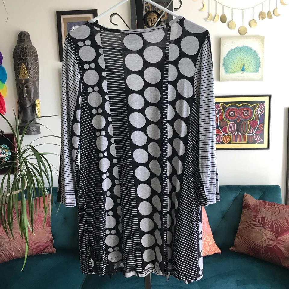 LYN RITCHIE 银色 S 码灰色和黑色圆点条纹艺术球衣束腰上衣 — 第 3/4 张图片