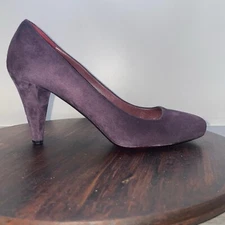 Miu Miu Pumps Women’s 38.5 / 8.5 Purple Suede Close Toe Shoes High Heels Slip On