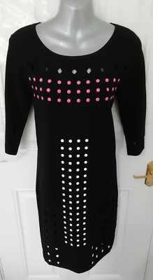 Escada Gr. S schwarz rosa weiß Nietendetail Cut Out Stretch Pullover Kleid sehr guter Zustand