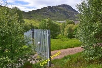 Foto 12x8 Tor an der Staudammstraße Carn na h-Ulach Ein ziemlich neuer Torblock c2014