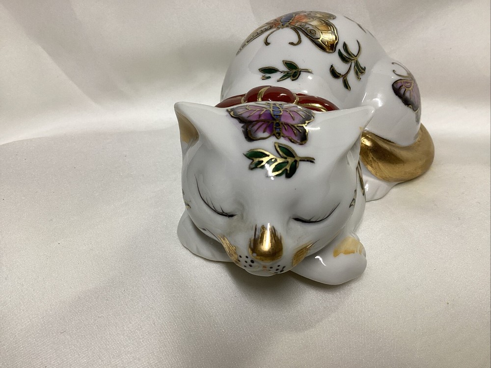 Vintage TAKAHASHI San Francisco handpainted sleeping cat Gold figurine