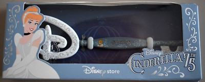 Disney Store 2025 CINDERELLA 75TH ANNIVERSARY Opening Ceremony KEY Slgt Dmgd Box