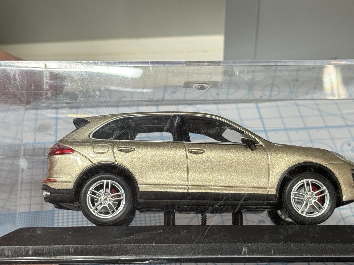 Minichamps 1/43Porsche Cayenne Turbo Gold | eBay