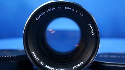 Canon FL 50mm f1.4 Prime Lens w/both caps TESTED  227733