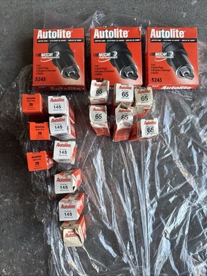 Lot of 25 NOS Autolite Spark Plugs 5245 145 65 26 Mixed New Old Stock
