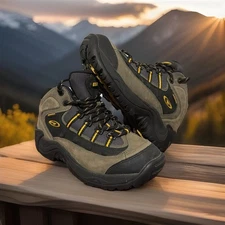 Hi-Tec Women’s Waterproof Hiking Boots Brown Size 7 Scramble MID