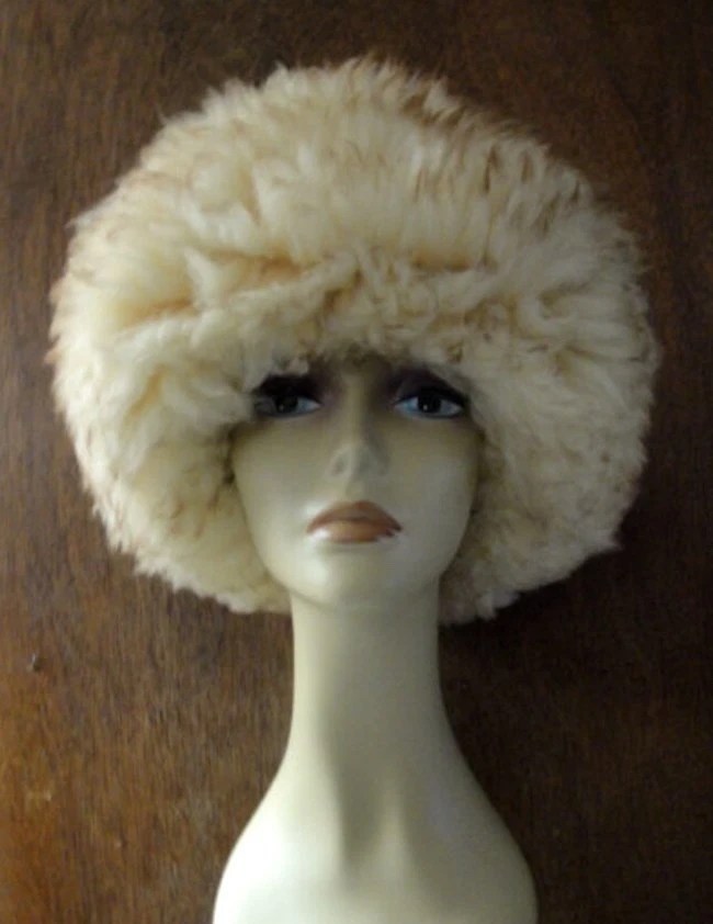 Vintage Fluffy Beige Tan Shearling Sheepskin Fur Hat L EUC - Image 2 of 4