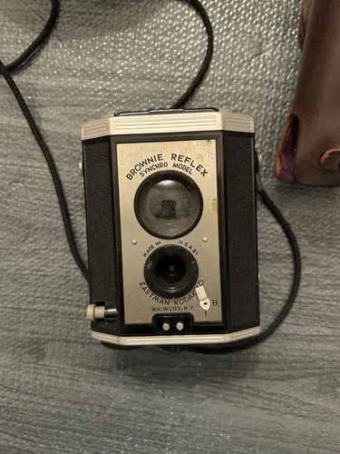 Brownie Reflex Synchro Model made by Kodak- AS SHOWN