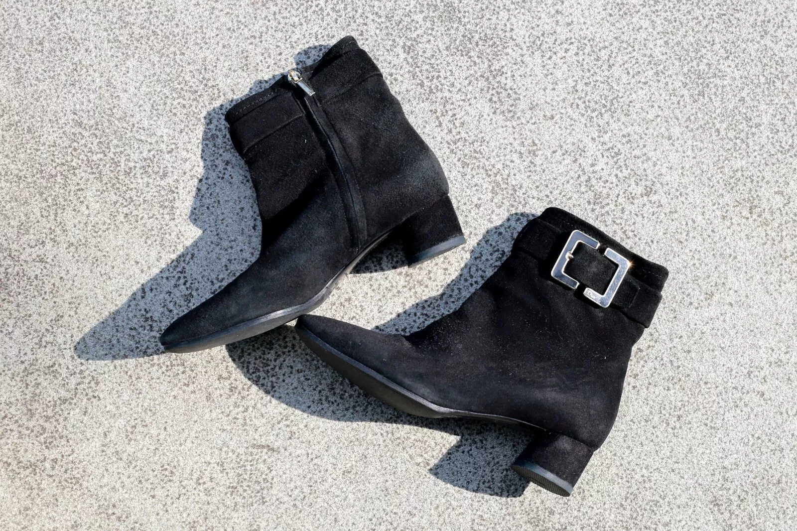 Bottines Dior cuir daim noir détail boucle taille EU39 avec dust bag Italie
