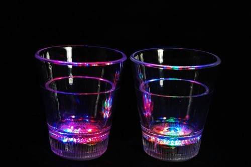 Set of 2 Light Up MultiColor LED Shot Glasses- Fast USA Shipping! - 第 1/2 張圖片