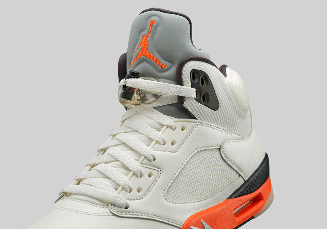 Nike SKY JORDAN5 16cm ビンテージ Jordan 5 Retro International Flight for Sale | Authenticity