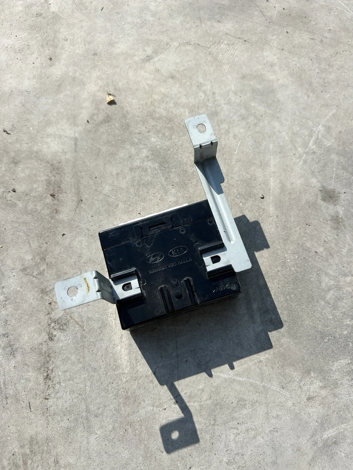 Hyundai Genesis 2009-2014 sedán módulo de ayuda de estacionamiento inverso usado 95700-3M310 OEM Foto 3 de 3