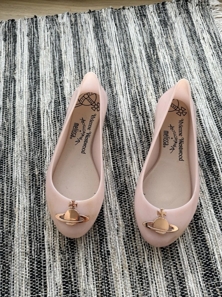 Vivienne Westwood Melissa With a Gold Badge Pink Studded Bow decal  EU 38 US 7 - Image 2 of 4