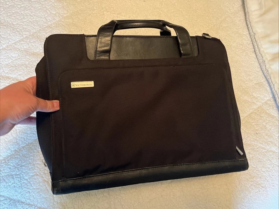 VTG Victorinox Leather Trim Expandable Briefcase/Business Bag - Image 1 of 4