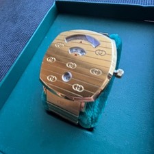 Gucci Grip GP 1573 YA157409 Quartz Mens Dress Watch 38mm wrist 19cm