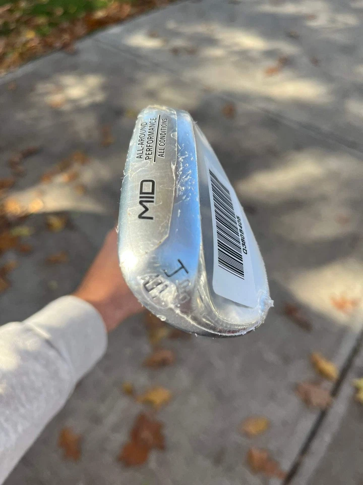 Cleveland RTZ Tour Satin Sand Wedge 54° / 10 Spinner Wedge Flex 35.5″ NEW - Image 3 of 4