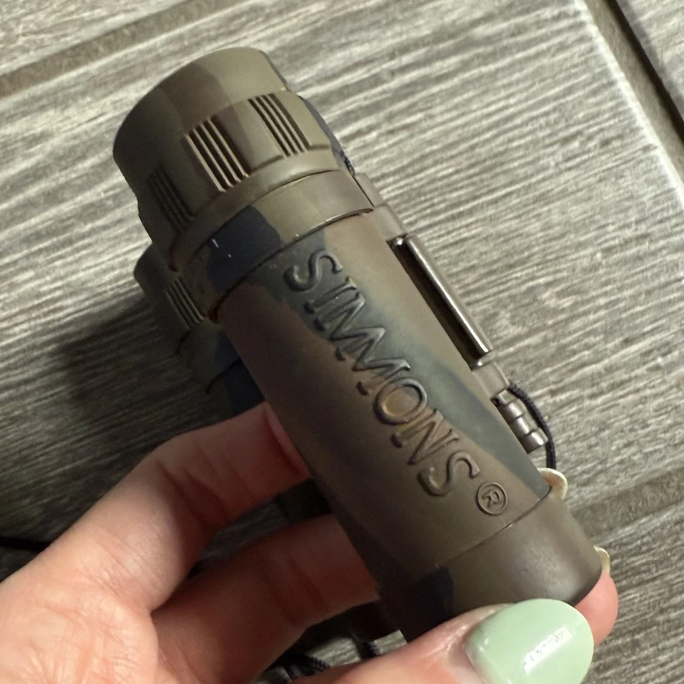 Simmons All Around Camo Pocket Binoculars 1135 8x21 FOV 372ft @1000yds Hunting - Image 4 of 4