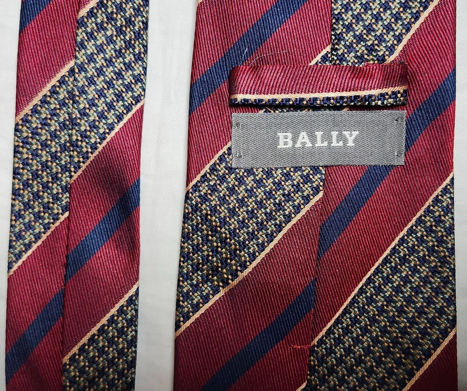 Corbatas Bally 100% Seda Rojo Diseño Rayas Hechas en Italia Foto 2 de 4
