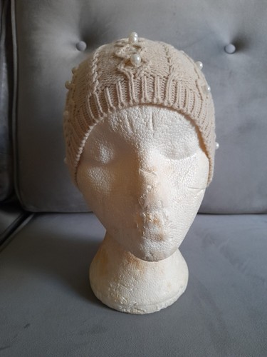 LADIES BEIGE WOOLLEN BEANIE HAT WITH PEARLS ONE SIZE ***PLEASE READ*** BNWOT