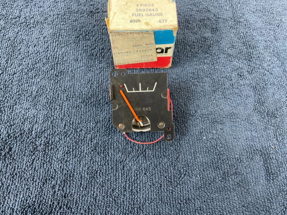 Nuevo de Lote Antiguo Mopar 74 75 76 77 78 Chrysler Imperial New Yorker Combustible Gas Medidor con Luz Foto 2 de 4