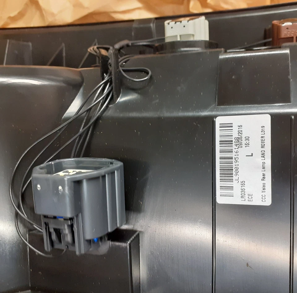 Luz trasera Land Rover Discovery LR036165 NSR Foto 3 de 4