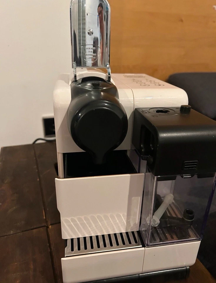 DeLonghi Lattissima One, Foto 3 von 4