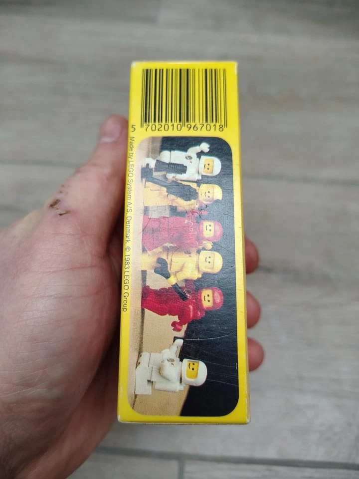 1983 New (NIB) With tag LEGO 6701 Space Mini-figures - Image 4 of 4