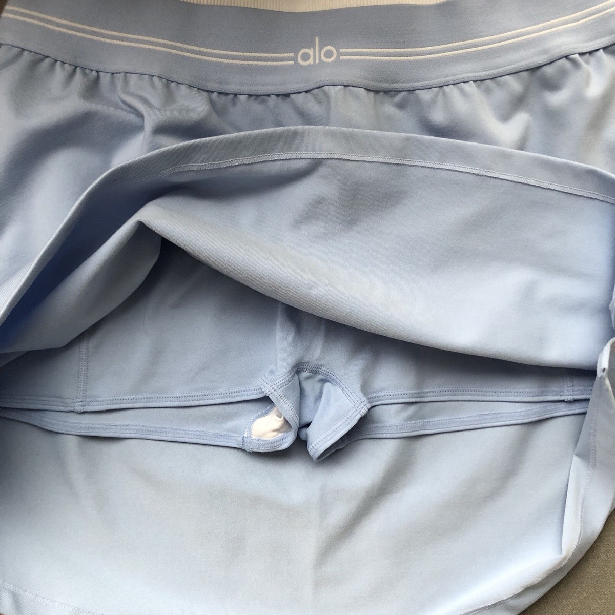 Alo Yoga Airbrush Better Together Tennis Skirt Seashell Blue/White
