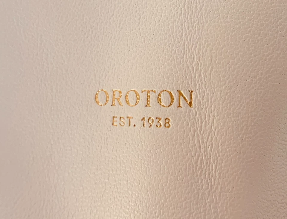 OROTON Cream Gathered Leather Clutch Bag RRP $399.00 - Image 4 of 4
