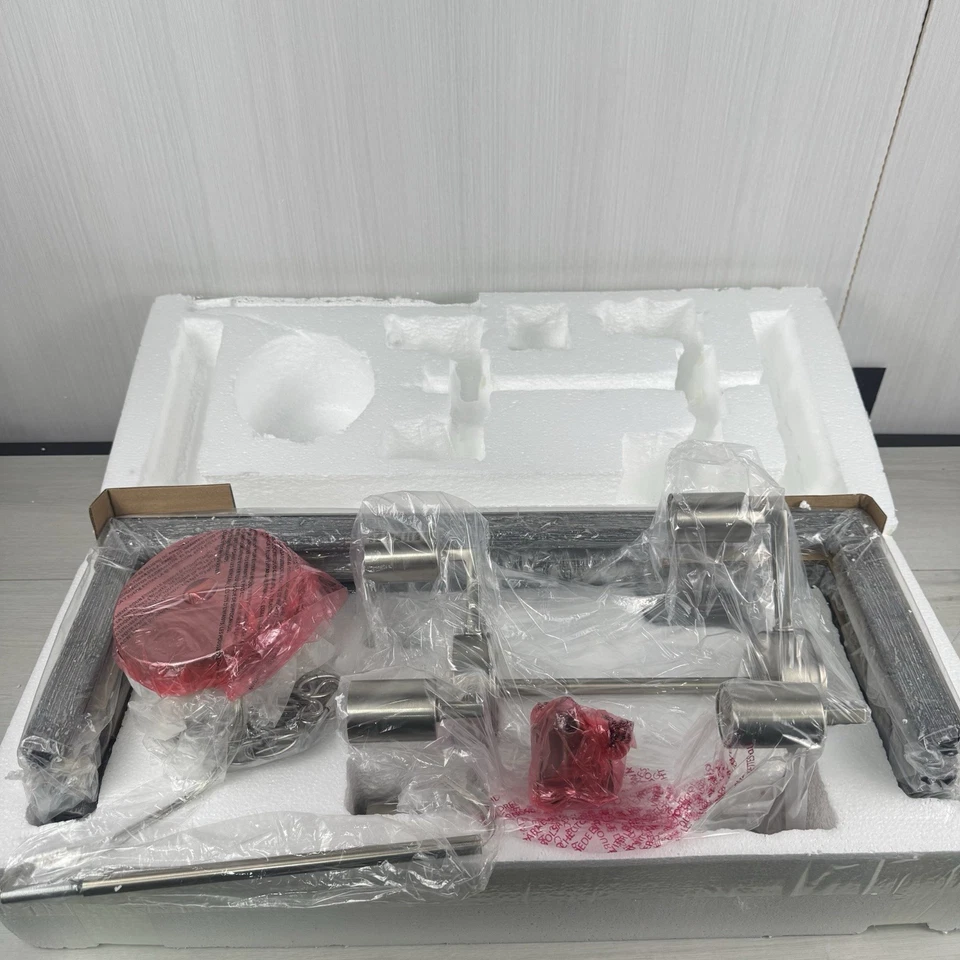 Colgante de vestíbulo Hunter Woodburn de 8 luces en níquel cepillado Foto 4 de 4