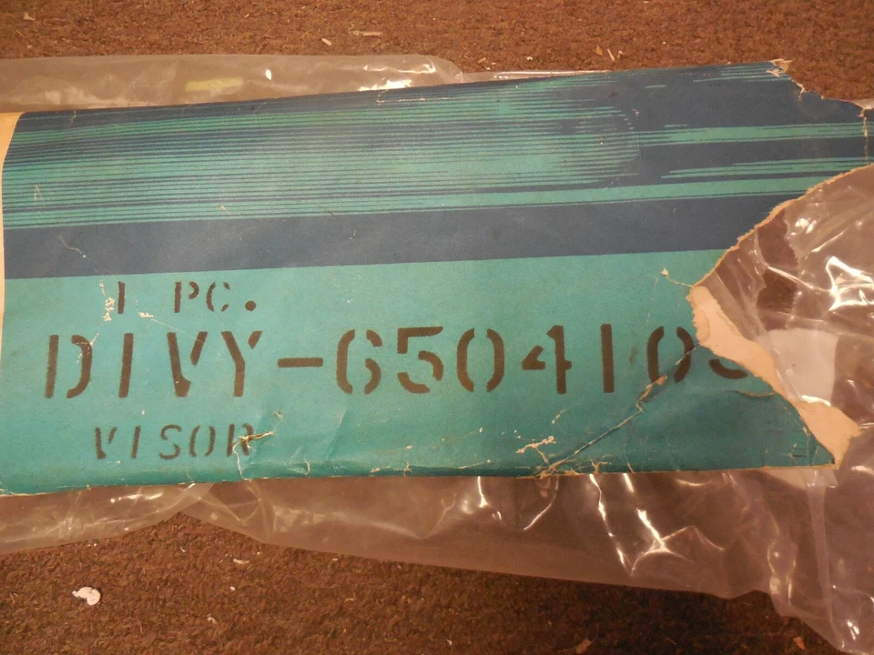 Viseira solar vinil Lincoln Continental NOS 1971 1972 D1VY-6504105 - Imagem 2 de 2