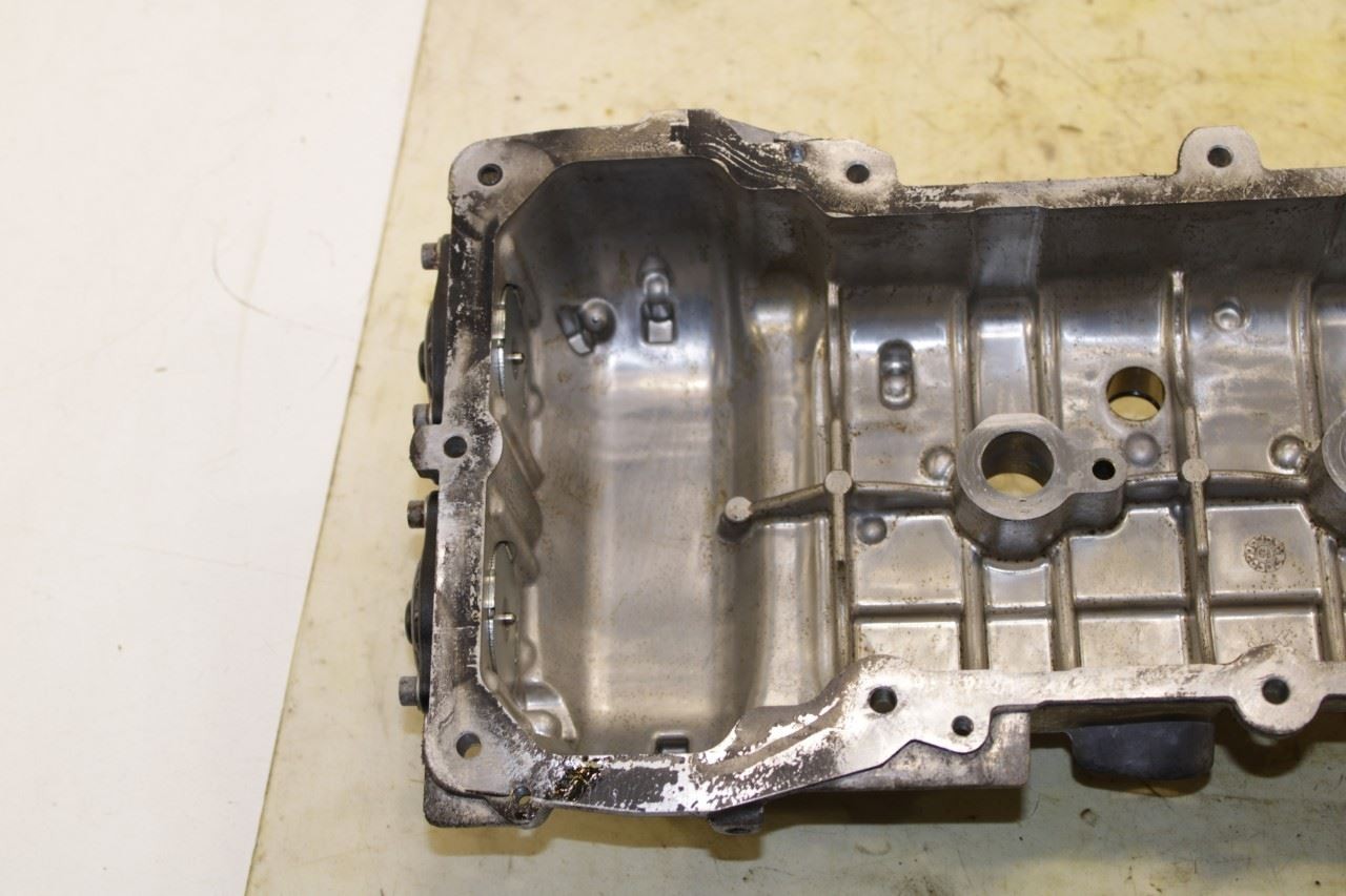 2014-21 Maserati Ghibli S Q4 3.0L Right Engine Cylinder Head Valve Cover 298701
