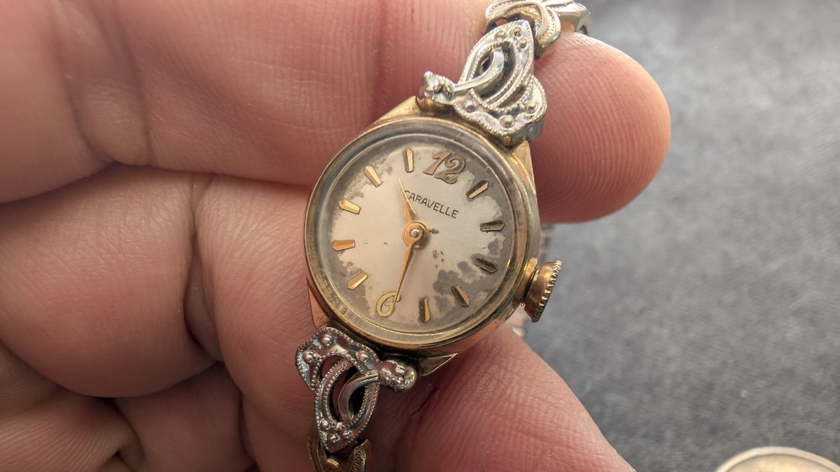 CARAVELLE1960年代アンティーク手巻き腕時計 Working Vintage Caravelle Ladies' Watch – 10K RGP Bezel