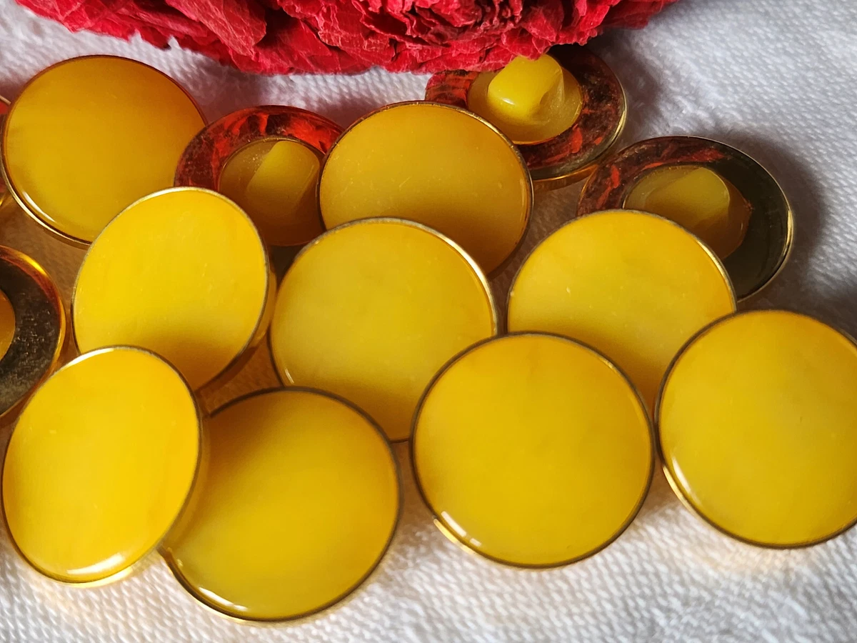 Lot De 6 Gros Boutons Vintage Jaune Strié 2.7 Cm à Trou Référence 1993 - Occasion