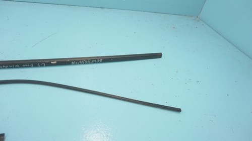 1988 PORSCHE 928 S4 , FRONT LEFT SIDE DOOR WINDOW GLASS EXTERIOR SURROUND TRIM - Bild 17 von 20