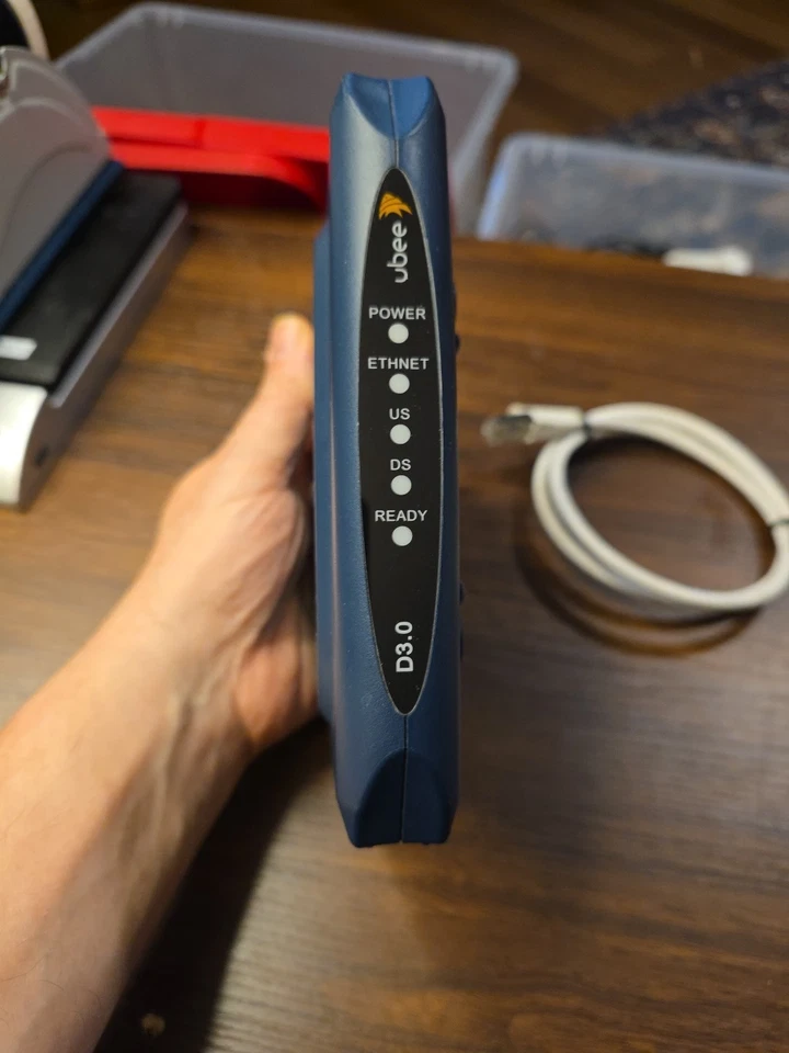 Ubee D3.0 Ethernet Modem Model U10C035 1000BaseT 61520 - PLEASE READ DESCRIPTION - Image 2 of 4