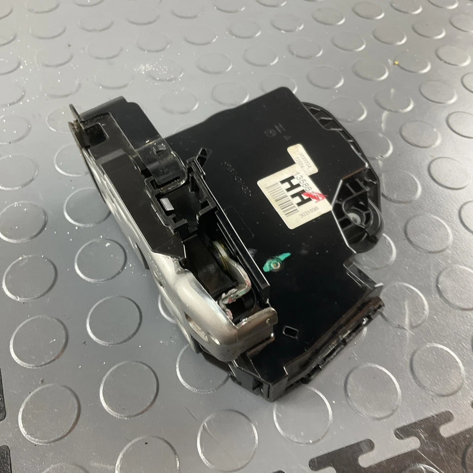 Cadillac XTS 2013-2017 actuador de cierre de puerta delantera derecha derecha OEM Foto 4 de 4