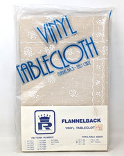 New Vintage Royal Quality Flannel Back Vinyl RVT667 Floral 52x70 Tablecloth USA