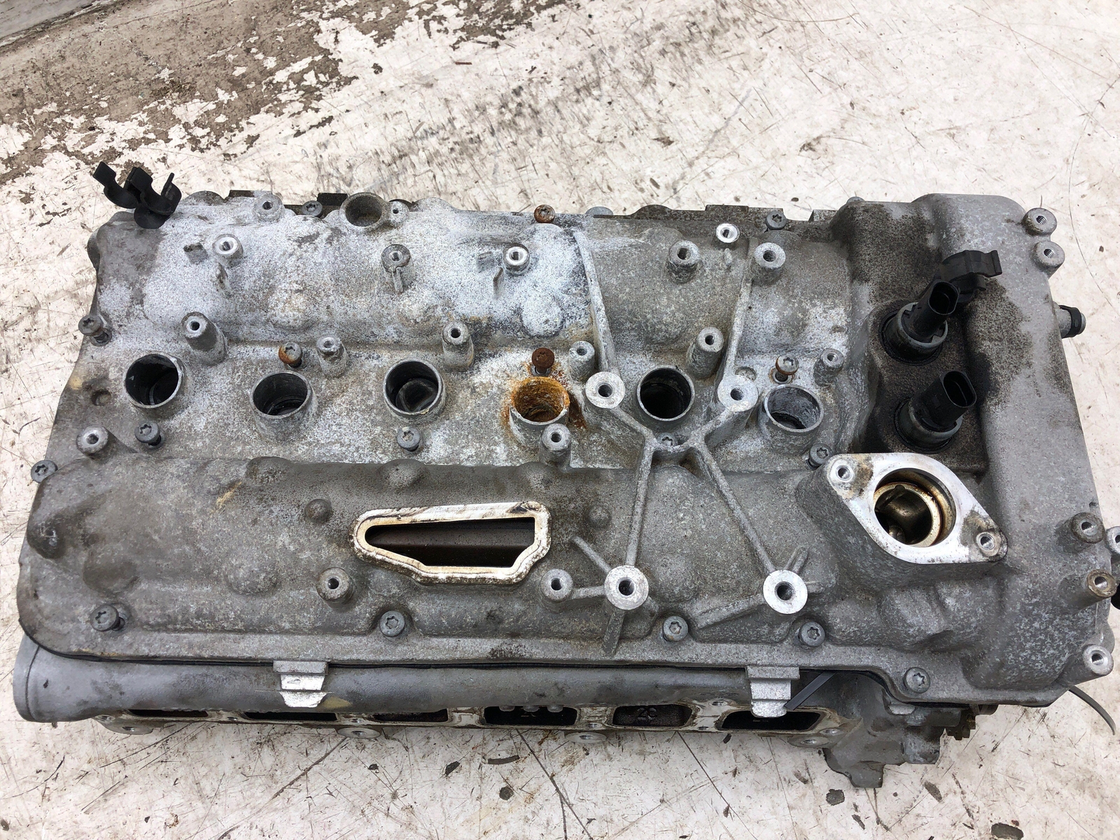 2016-2020 BENTLEY BENTAYGA 6.0L W12 RIGHT ENGINE CYLINDER HEAD *PARTS ONLY* OEM