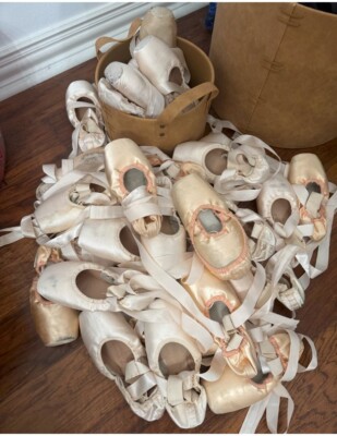 Perfect pointe shoes (Bloch and So Danca) for crafts - One Pair of Used