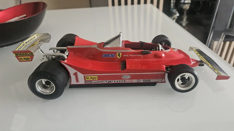 FERRARI 312 T5 JODY SCHECKTER - BURAGO SCALA 1/14 COD. 2108 ORIGINALE ANNI 90 - Immagine 2 di 4