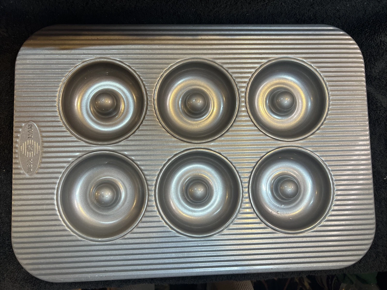 USA Pan Mini Cake Bundt Baking Mold 6 Cavities Aluminum
Opens in a new window or tab
