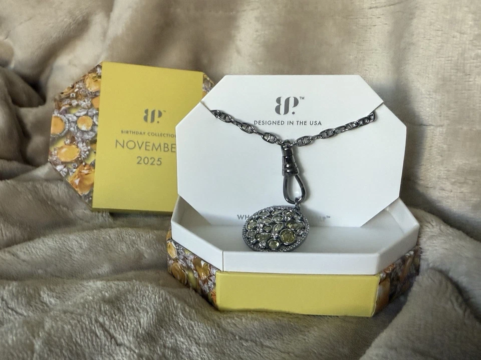 Collar Bomb Party Noviembre 2025 “Todo lo que brilla, se queda” Hematita y Citrino Foto 3 de 3