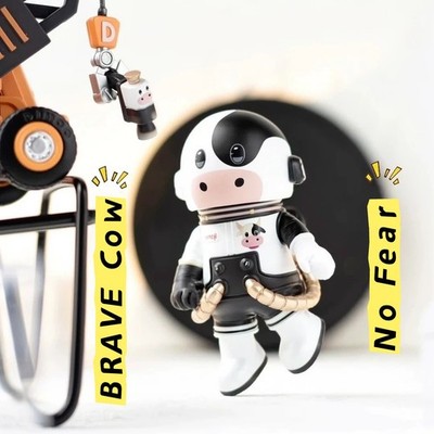 Original POP MART MEGA Space Molly 100% emoji Cow On Me Figur Neu OVP