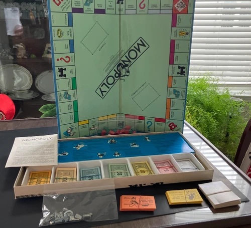 Vintage 1978 Parker Brothers Monopoly Game, 99% complete