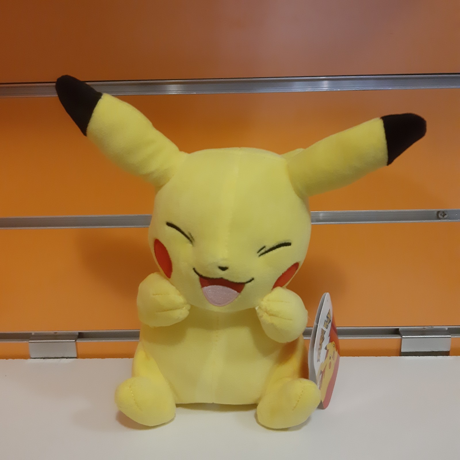 Peluche Pokemon Pikachu - Altezza 20 cm NUOVO