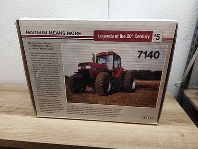 ERTL Tomy Case IH 7140 Magnum Tractor 2012 - 1/16 Scale Die-Cast