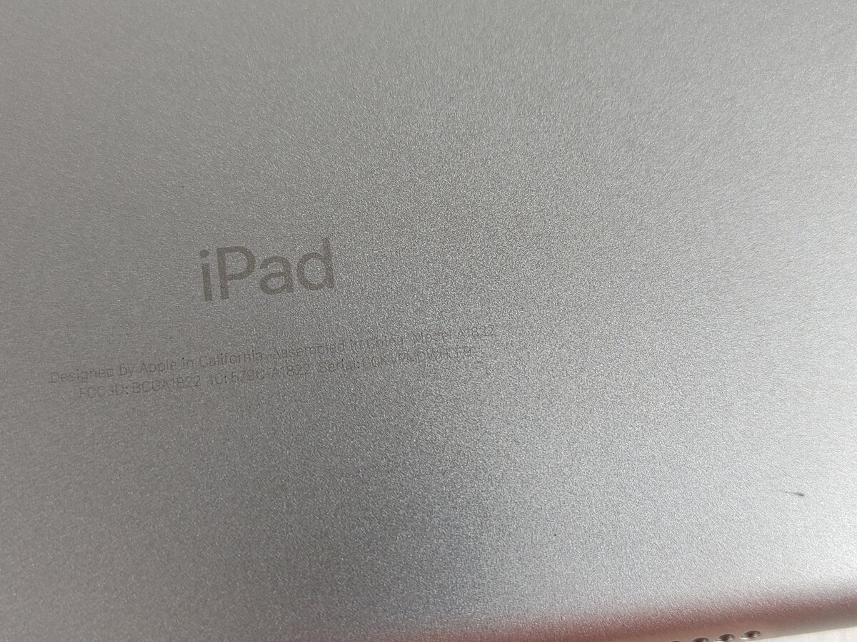 Apple iPad 5th Gen A1822 32 GB iOS 16.7.10 Space Gray WiFi Apple iPad 5th Gen A1822 32 GB iOS 16.7.10 Space Gray WiFi